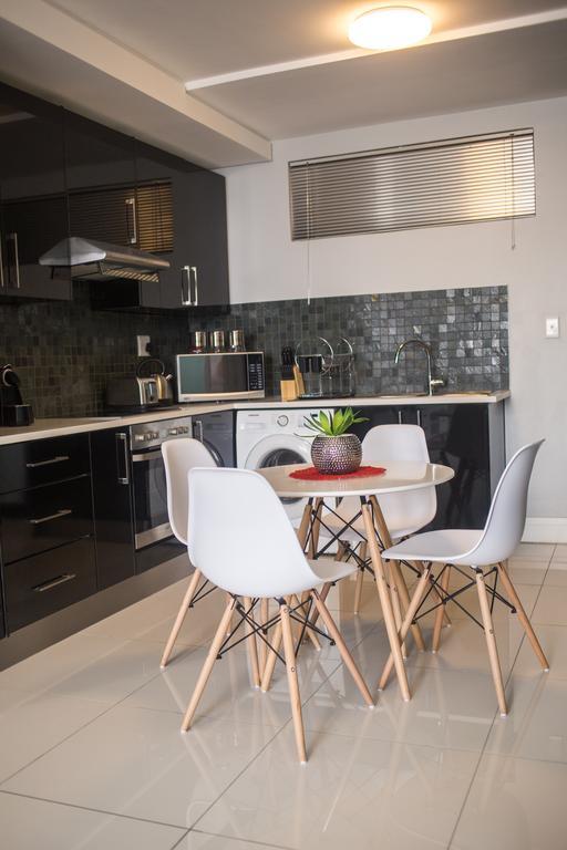 Apartment 64 At 77 On Independence Ave Windhoek Eksteriør bilde