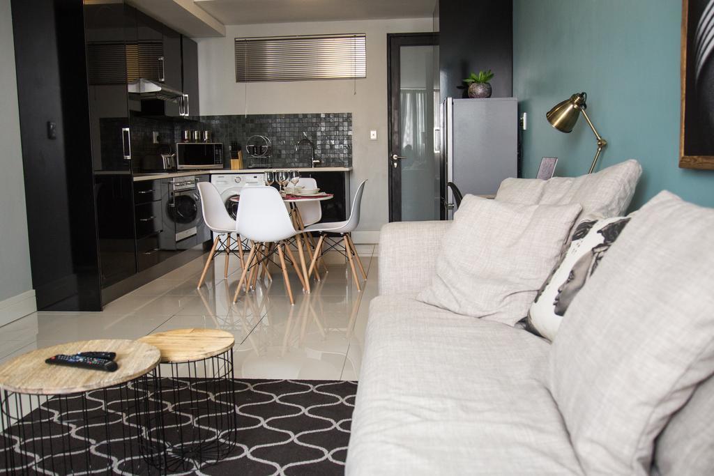 Apartment 64 At 77 On Independence Ave Windhoek Eksteriør bilde