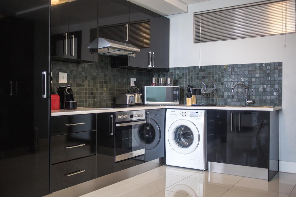 Apartment 64 At 77 On Independence Ave Windhoek Eksteriør bilde
